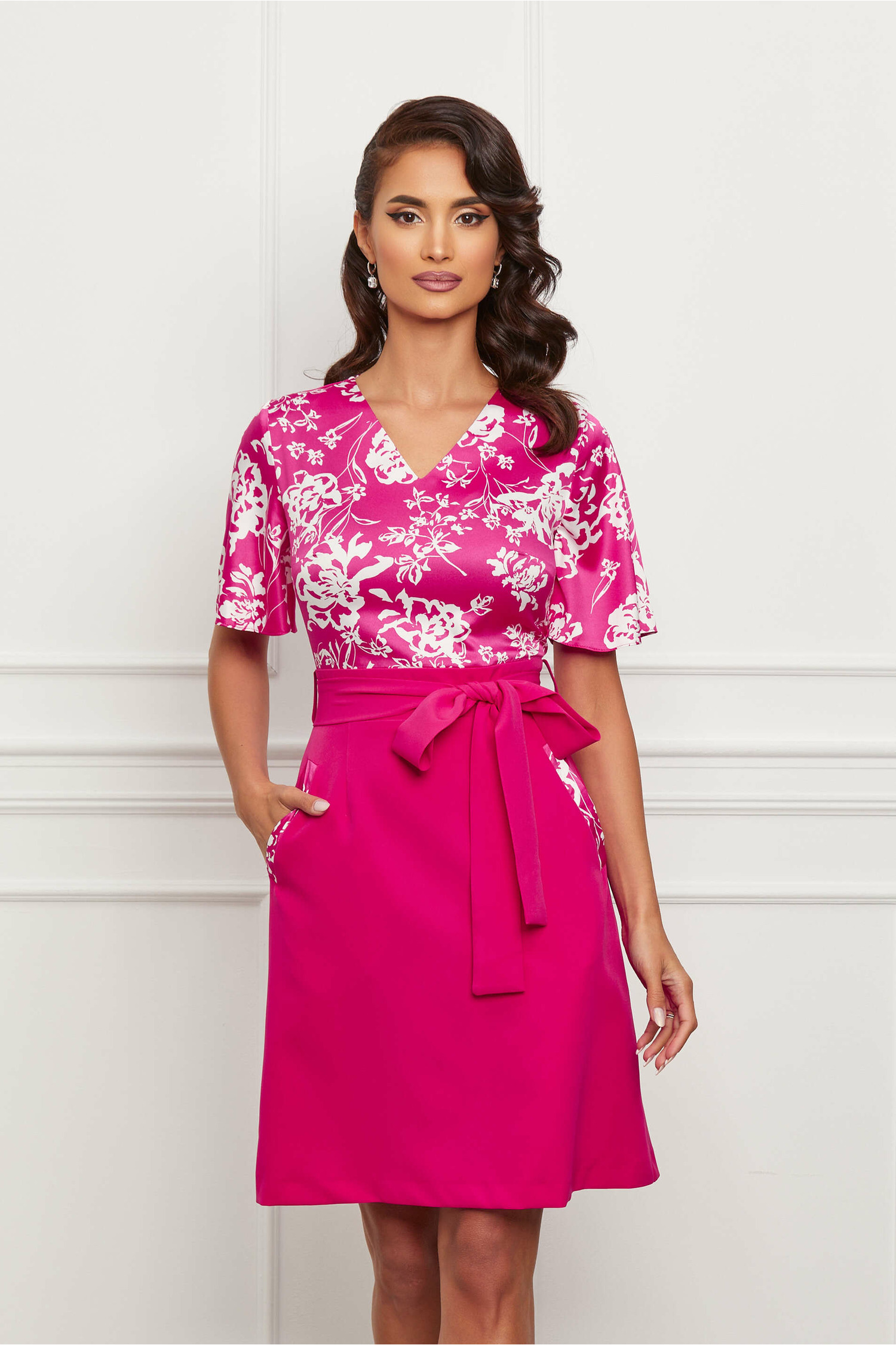 Rochie fucsia la bust si cordon in talie