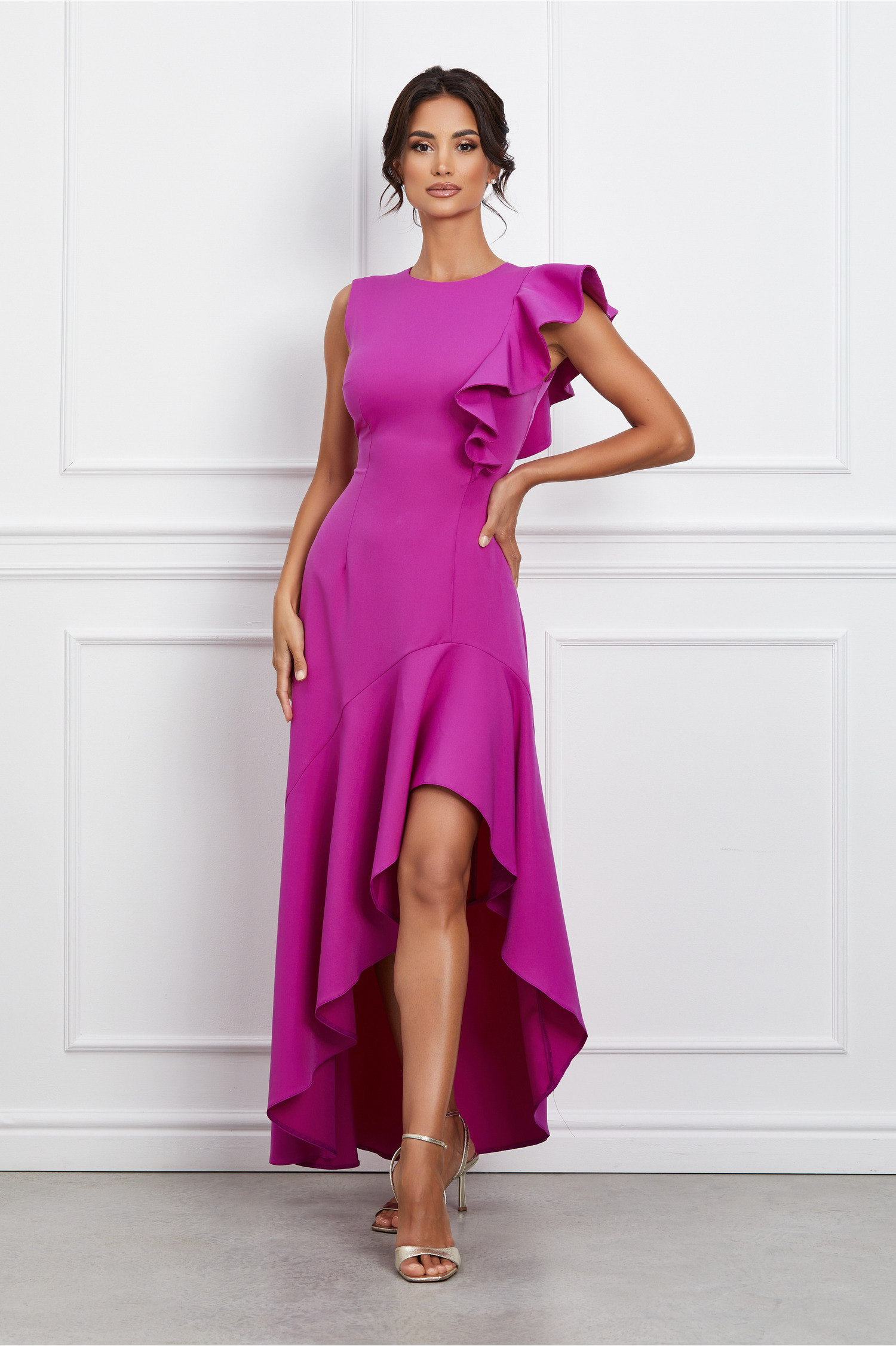 Rochie fucsia cu volane si lungime asimetrica