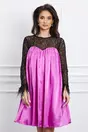 Rochie Dy Fashion fucsia din satin cu dantela si pene la maneci