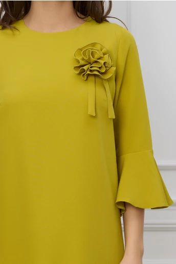 Rochie Dy Fashion galben mustar cu floare pe bust si volane
