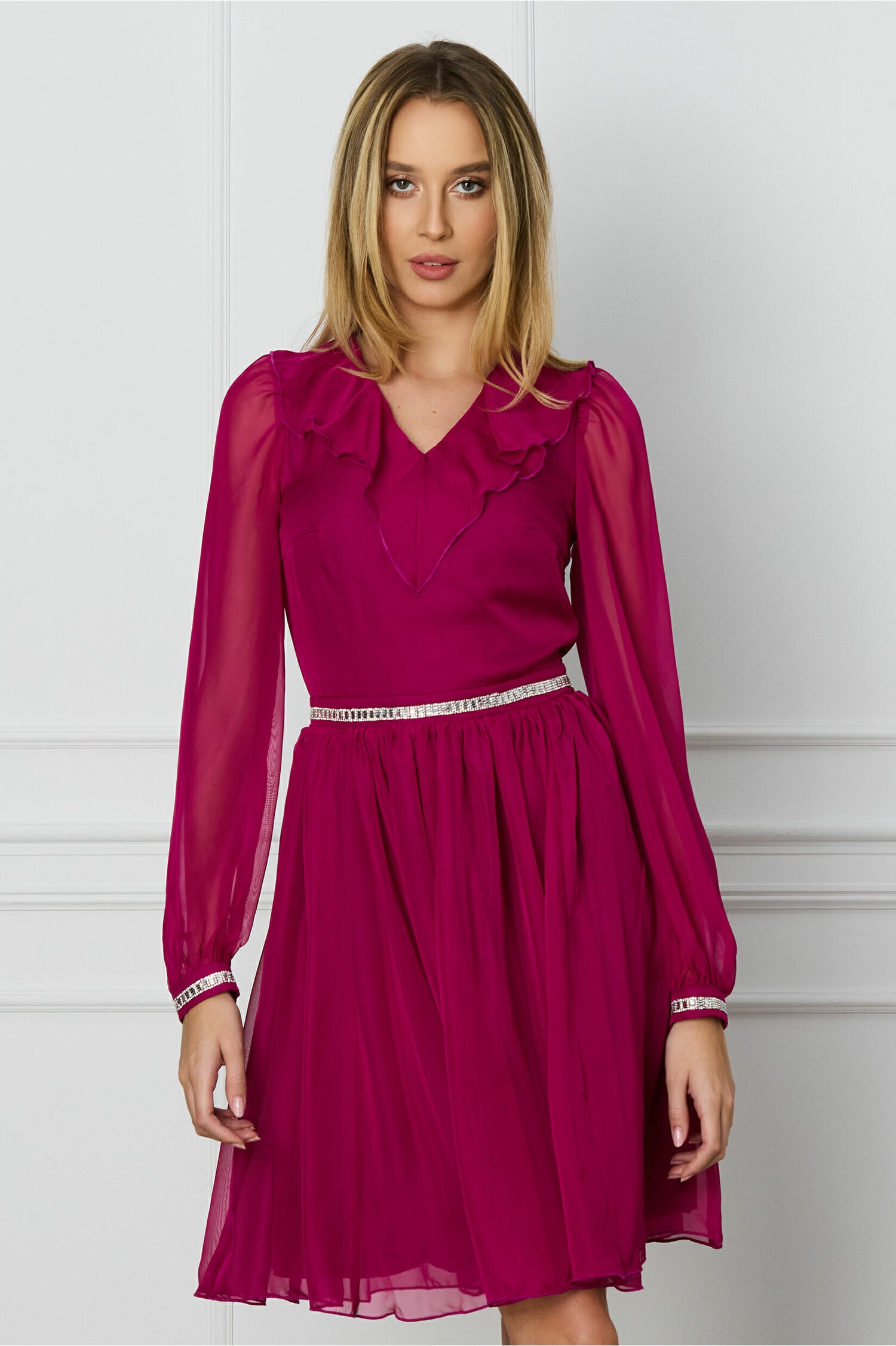 Rochie DY Fashion magenta cu volan si strasuri