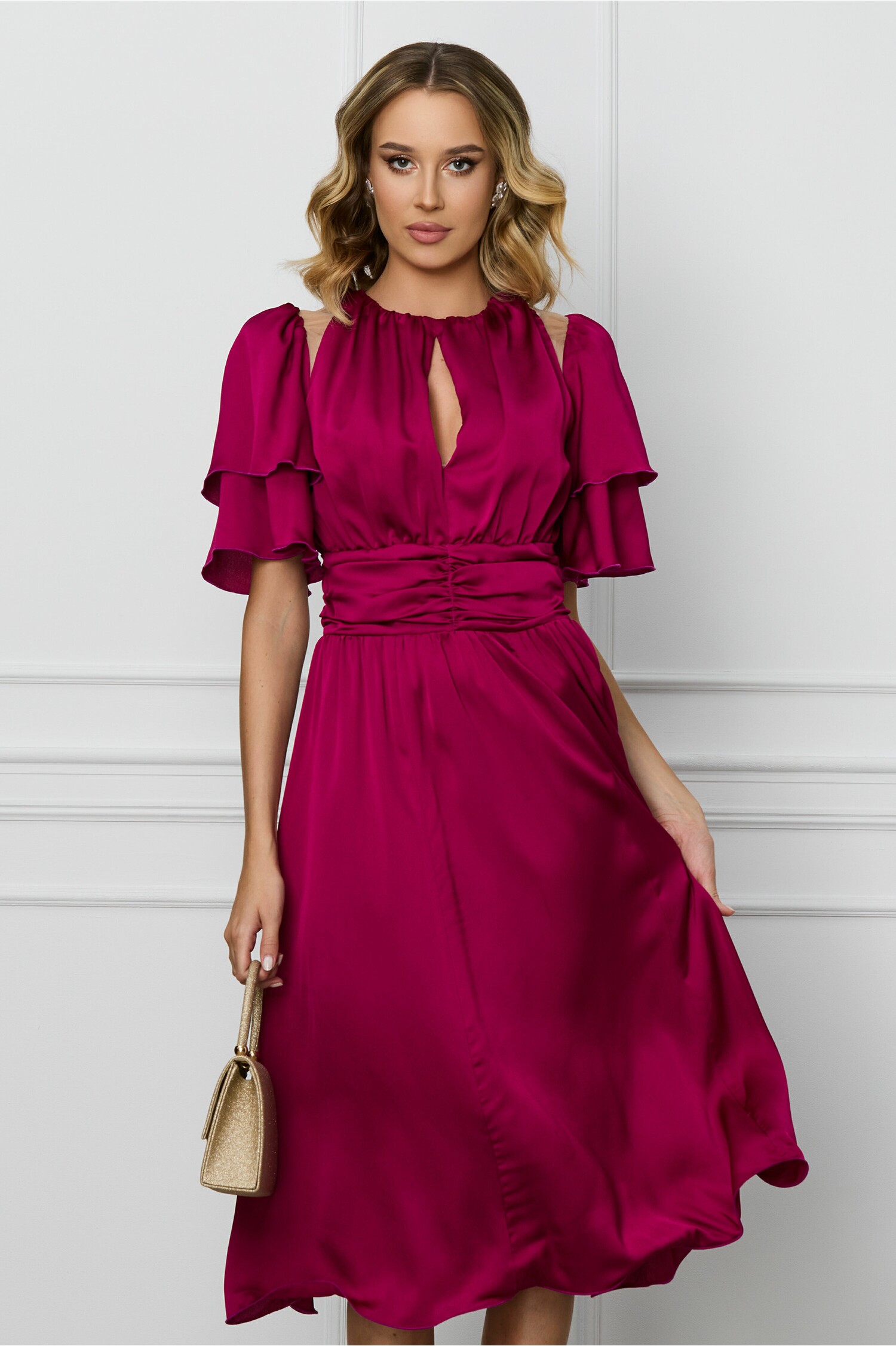 Rochie DY Fashion magenta cu volane la maneci si decupaj la decolteu