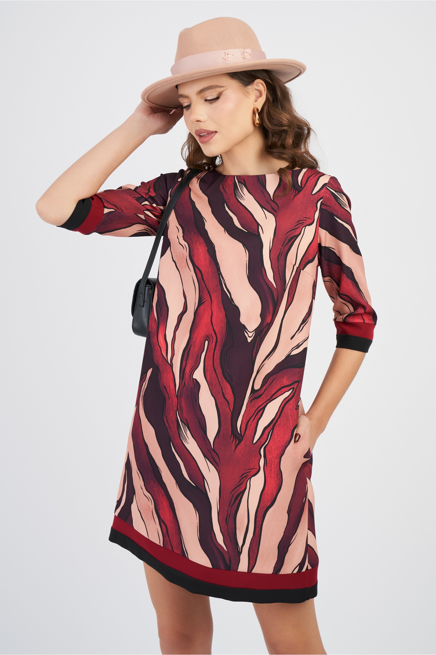 Rochie DY Fashion magenta cu imprimeu bej si buzunare