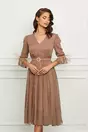 Rochie Dy Fashion maro din voal cu pene la maneci