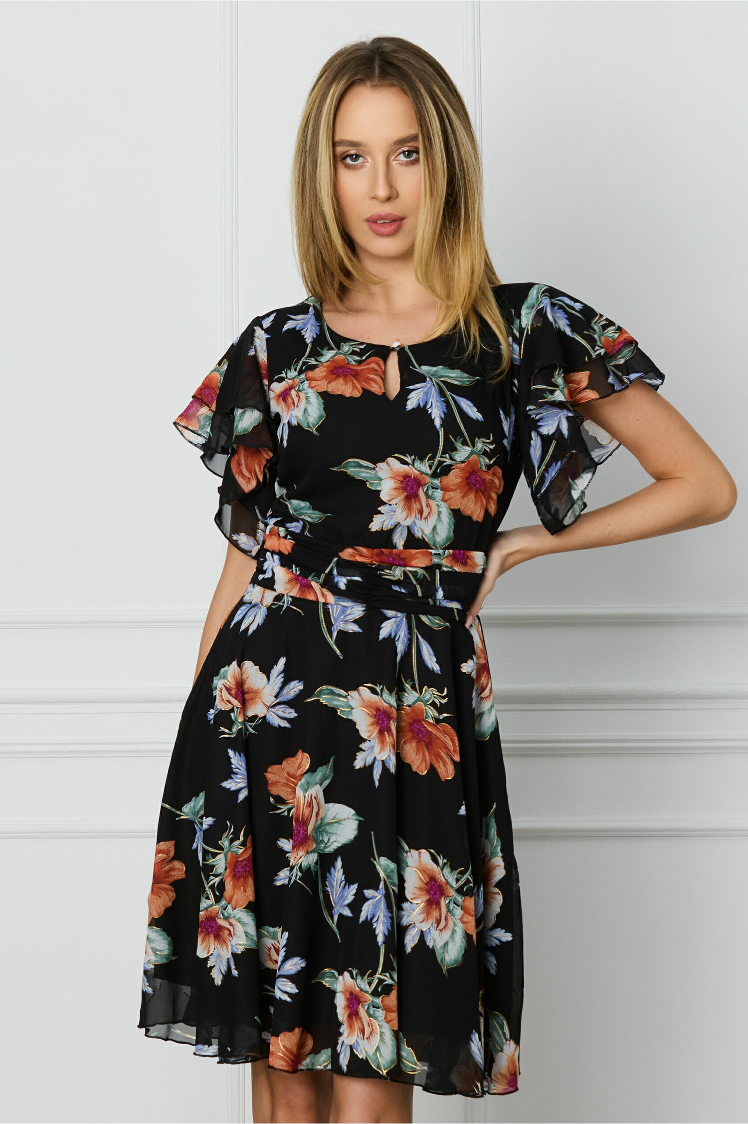 Rochie de ocazie neagra cu imprimeuri florale corai