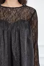 Rochie Dy Fashion neagra din satin cu dantela si pene la maneci