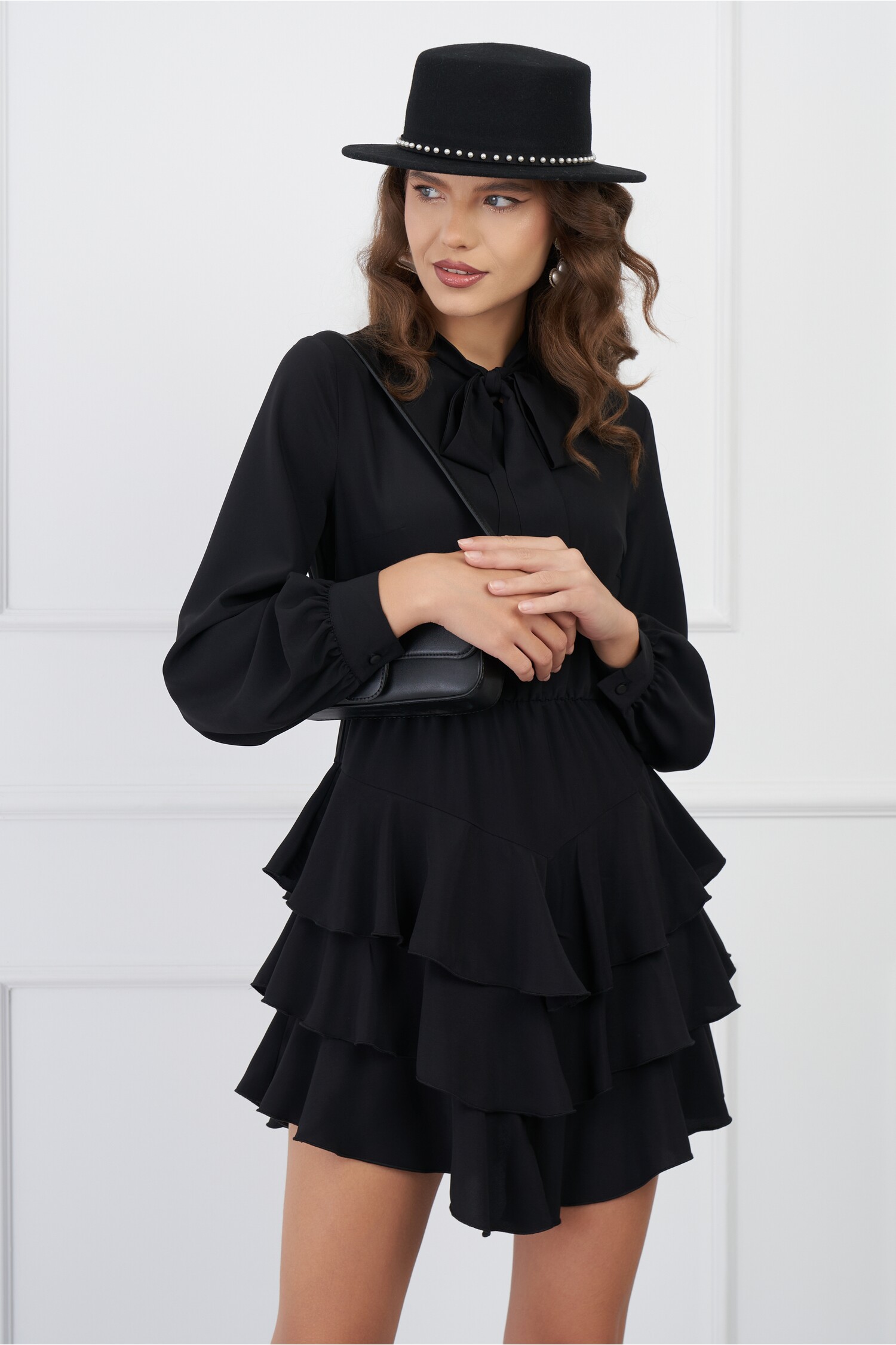 Rochie DY Fashion neagra scurta cu volane la baza