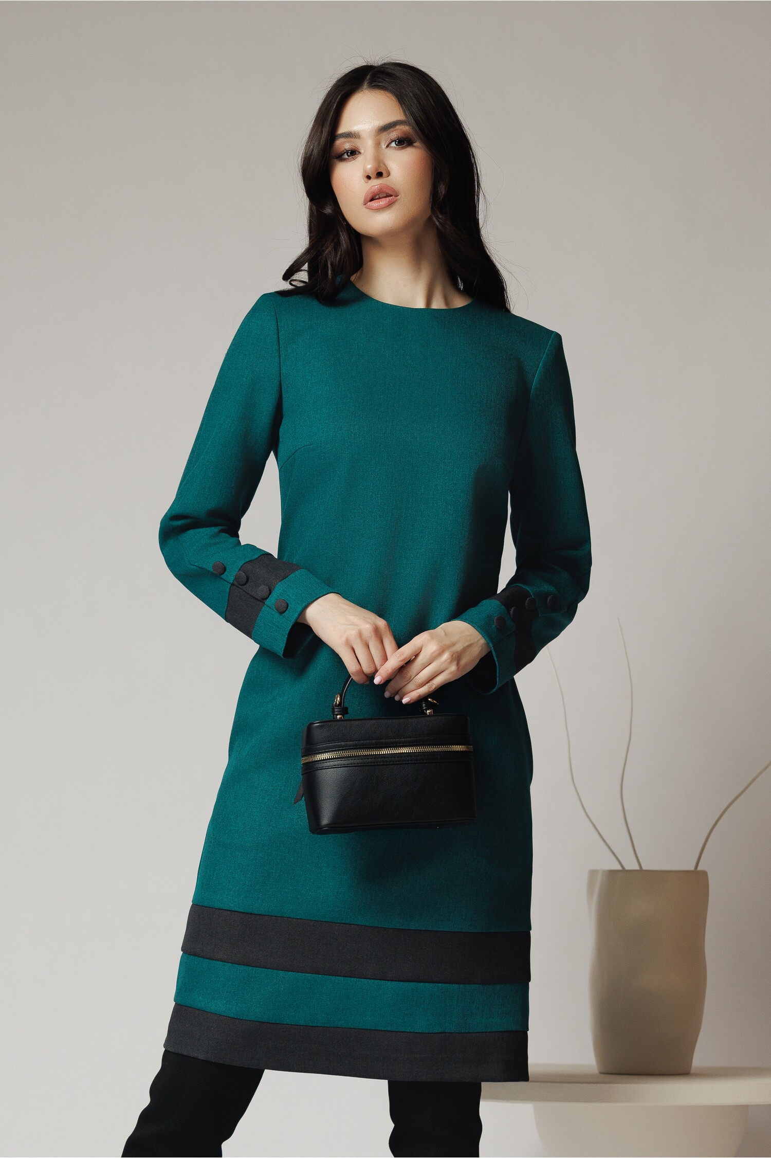 Rochie DY Fashion office din stofa verde cu benzi negre