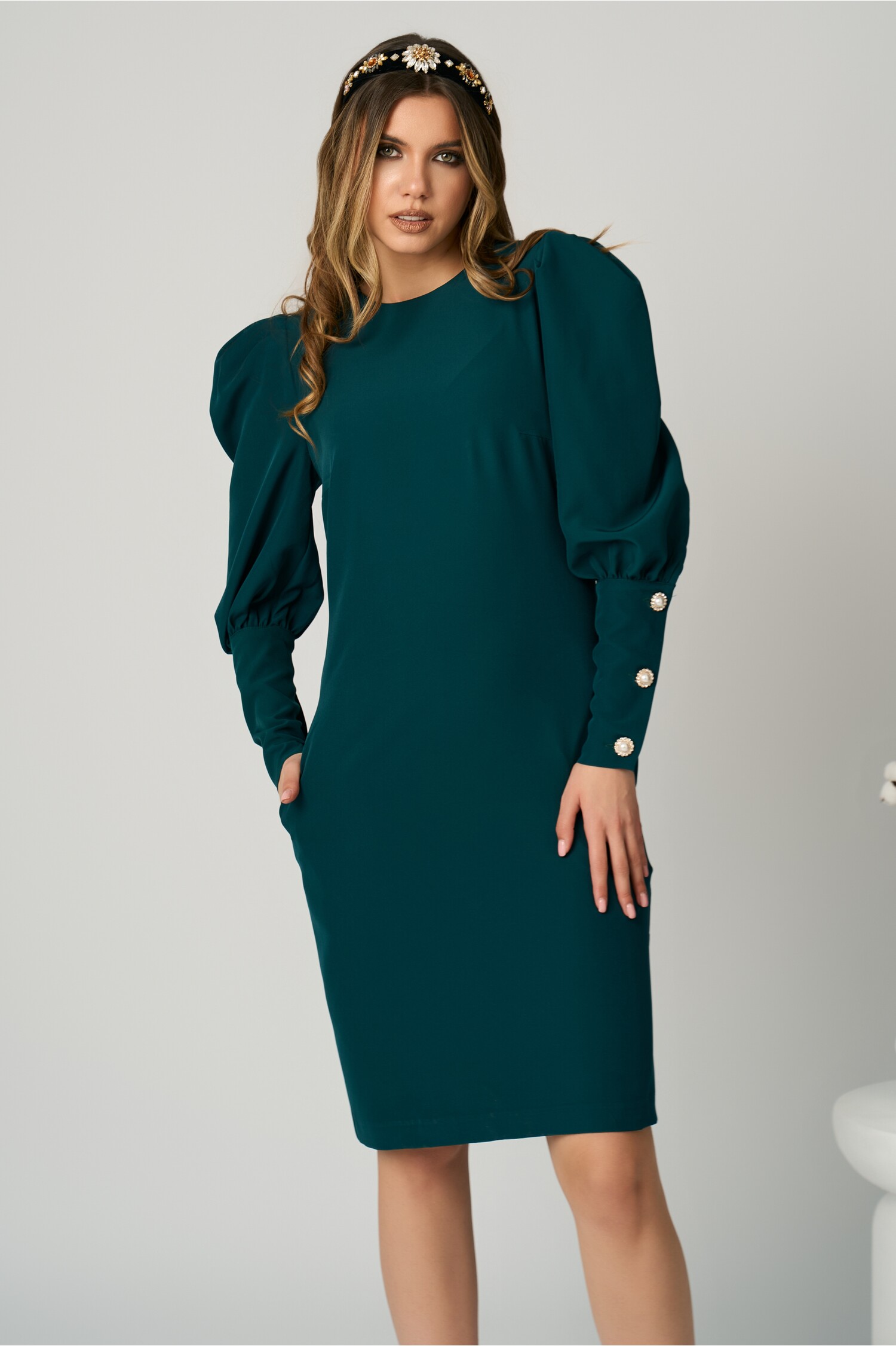 Rochie DY Fashion office din stofa verde cu nasturi pe maneci