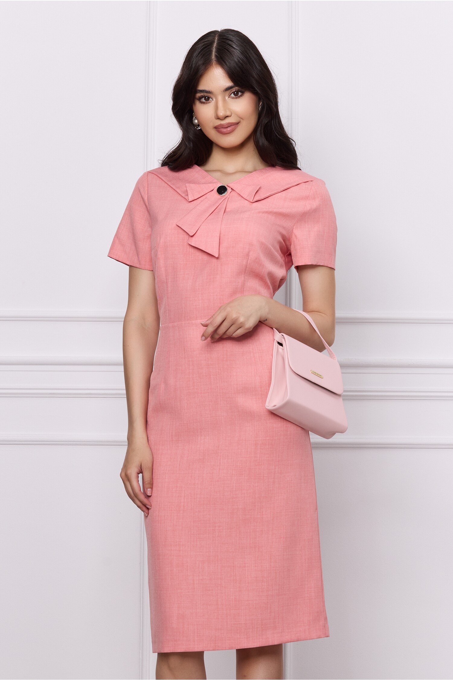 Rochie DY Fashion roz cu aplicatie tip cravata