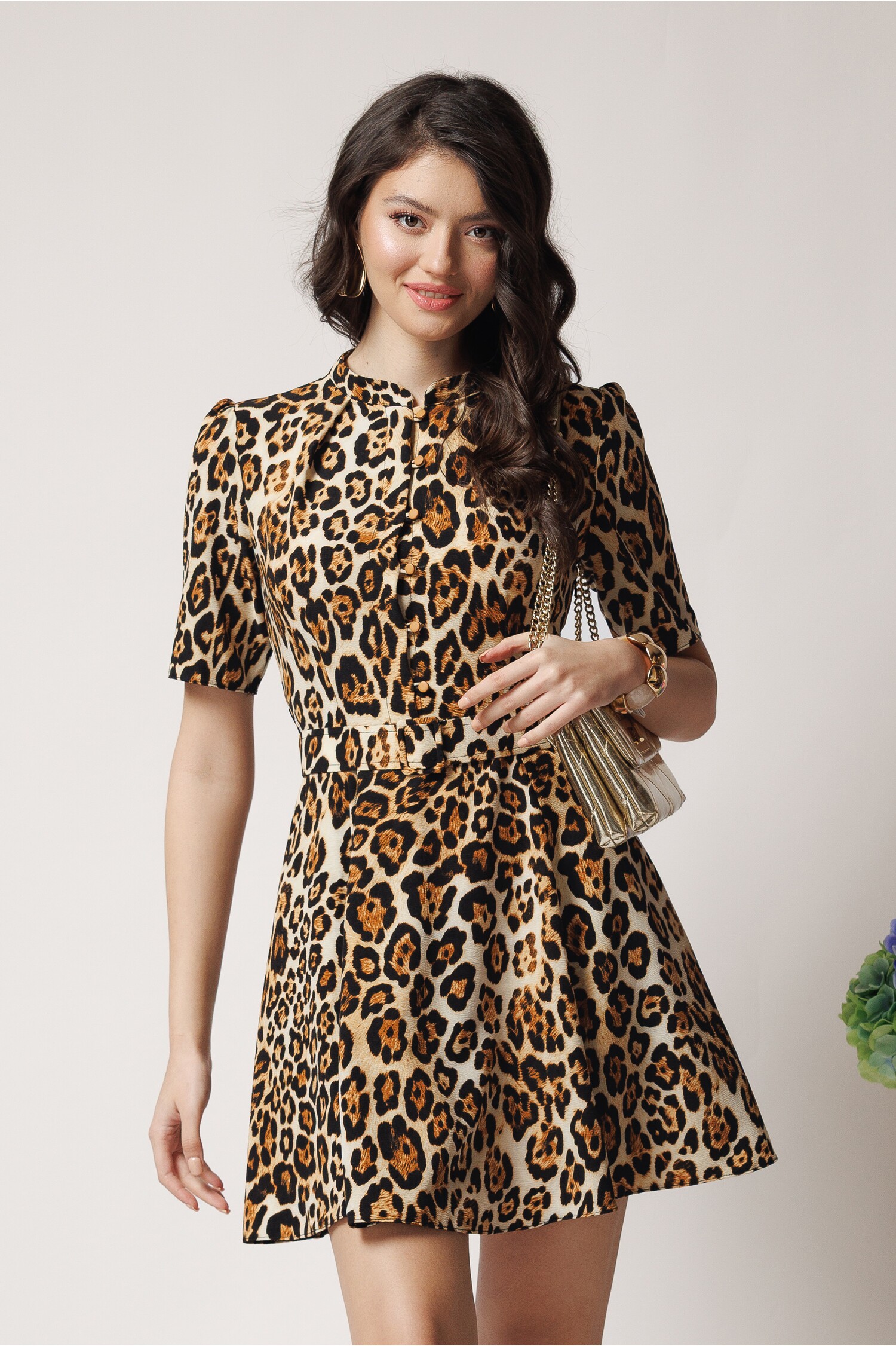 Rochie DY Fashion scurta de zi din triplu voal bej cu animal print si curea in talie