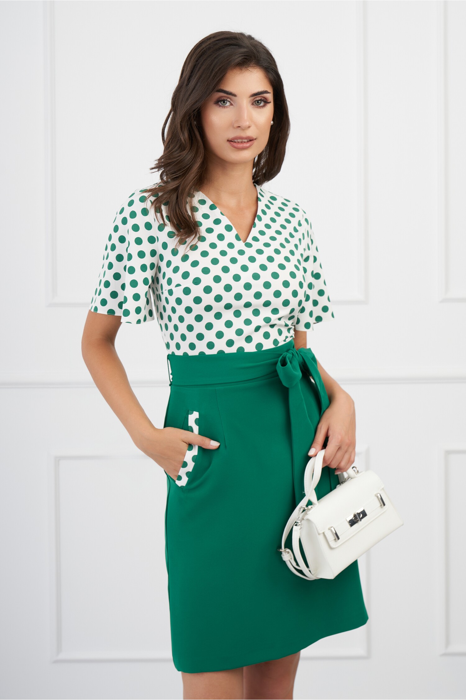 Rochie DY Fashion verde cu buline la bust si cordon in talie