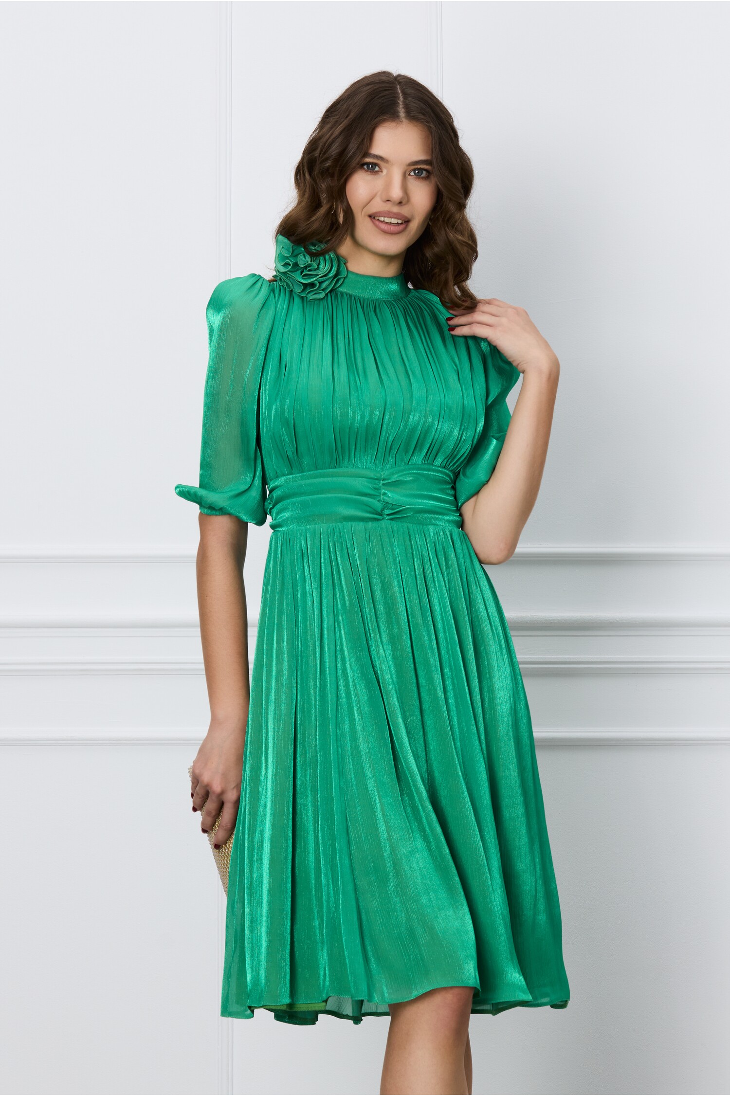 Rochie DY Fashion verde cu trandafir la guler