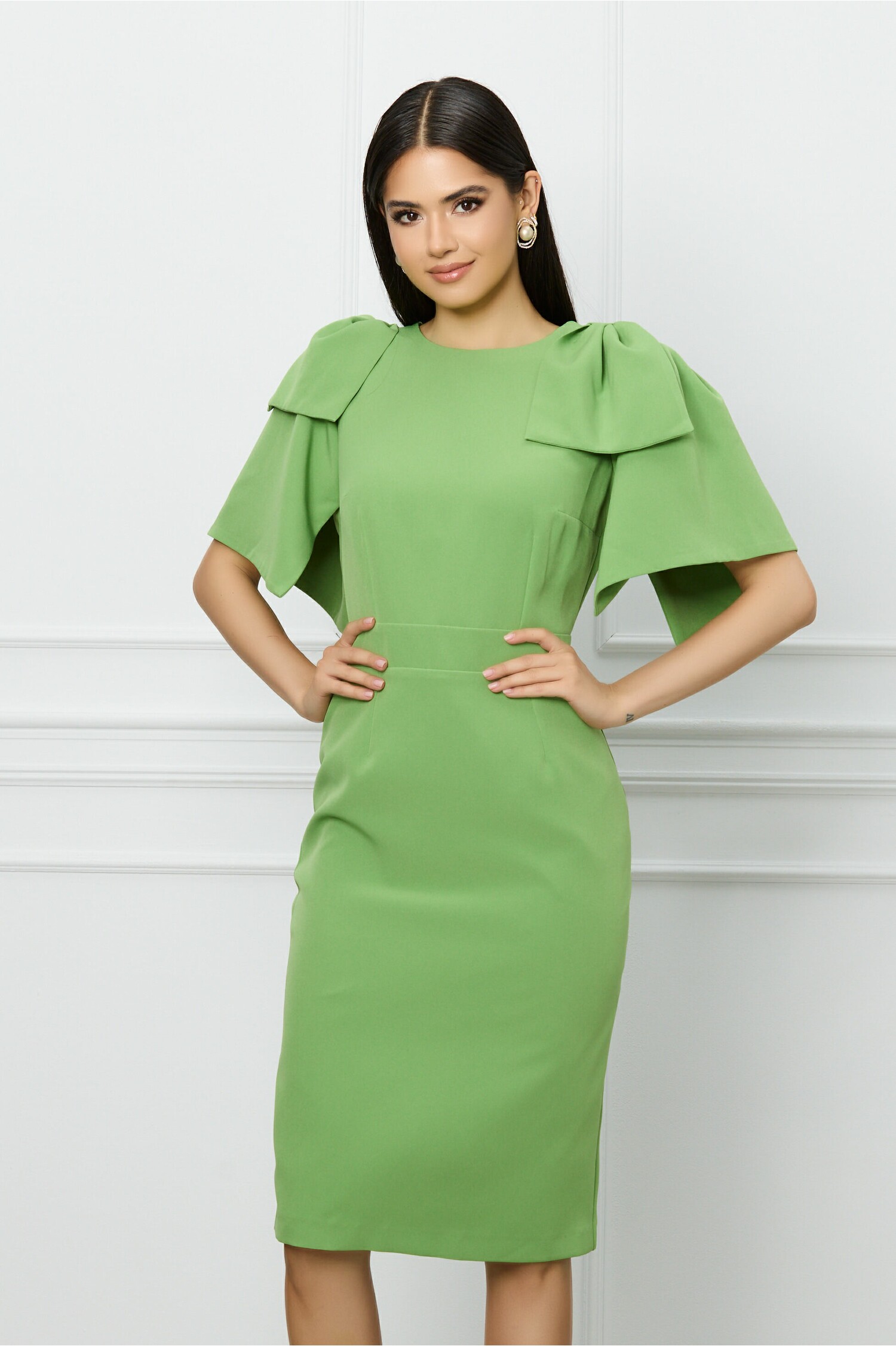 Rochie verde fistic cu funde pe umeri - Rochii-Dama.ro