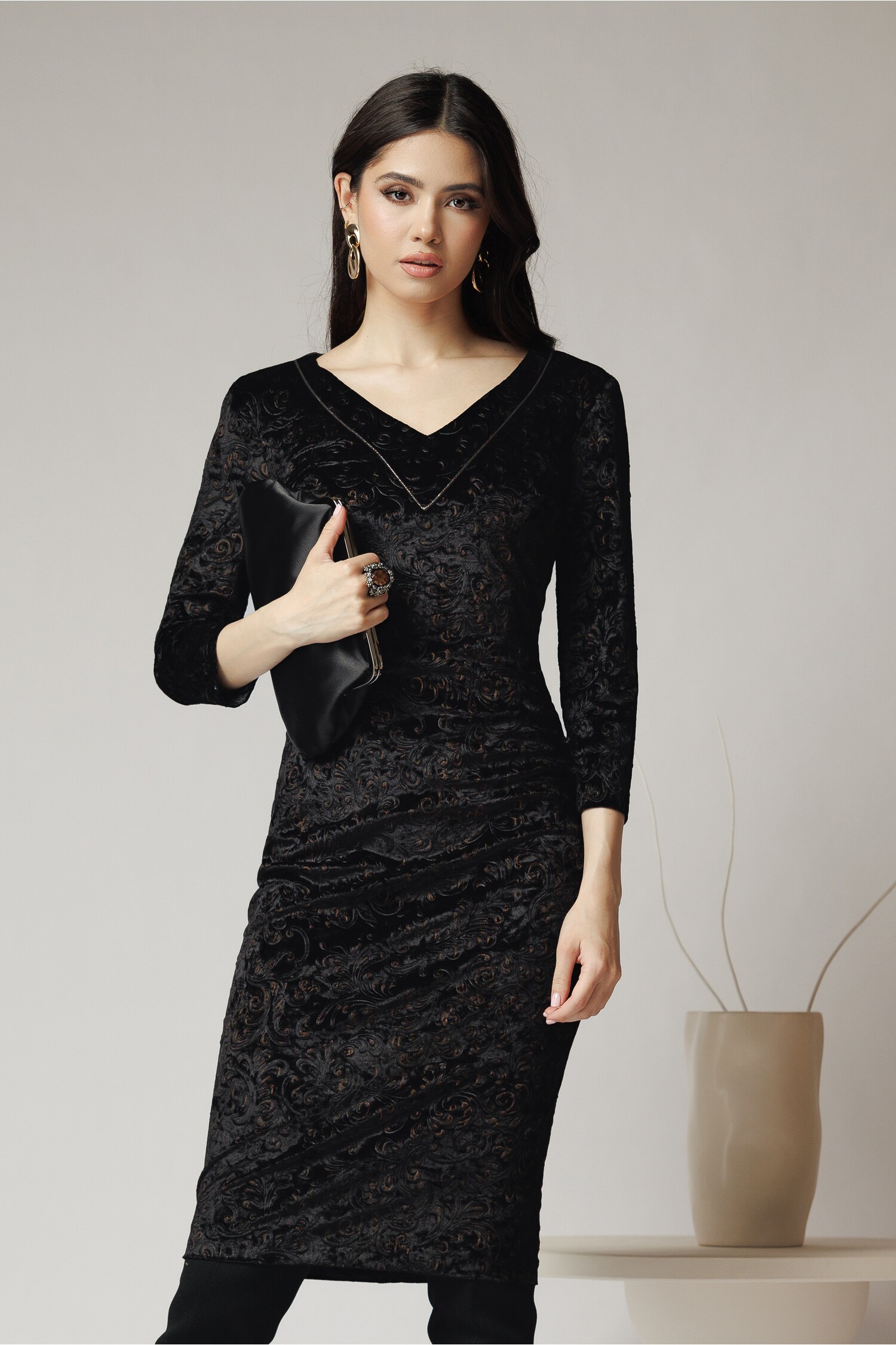 Rochie eleganta din catifea neagra cu imprimeu maro