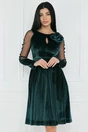Rochie eleganta din catifea verde cu maneci din tull si floare pe bust