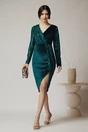 Rochie eleganta din catifea verde cu paiete pe o parte