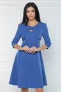 Rochie eleganta din stofa albastra cu strasuri in talie si decupaj la decolteu