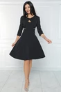 Rochie eleganta din stofa neagra cu strasuri in talie si decupaj la decolteu