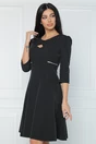Rochie eleganta din stofa neagra cu strasuri in talie si decupaj la decolteu