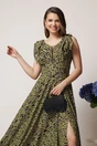 Rochie eleganta lunga din crep kaki cu imprimeuri negre si volane pe umeri