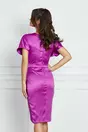 Rochie eleganta magenta petrecuta cu aplicatie in talie