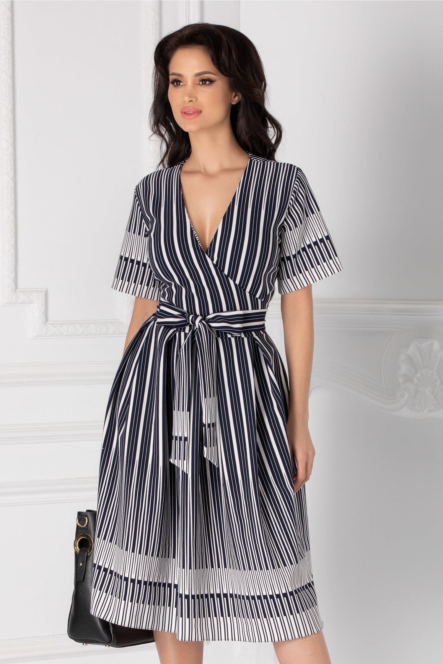 Rochie Elisa bleumarin cu dungi si cordon in talie