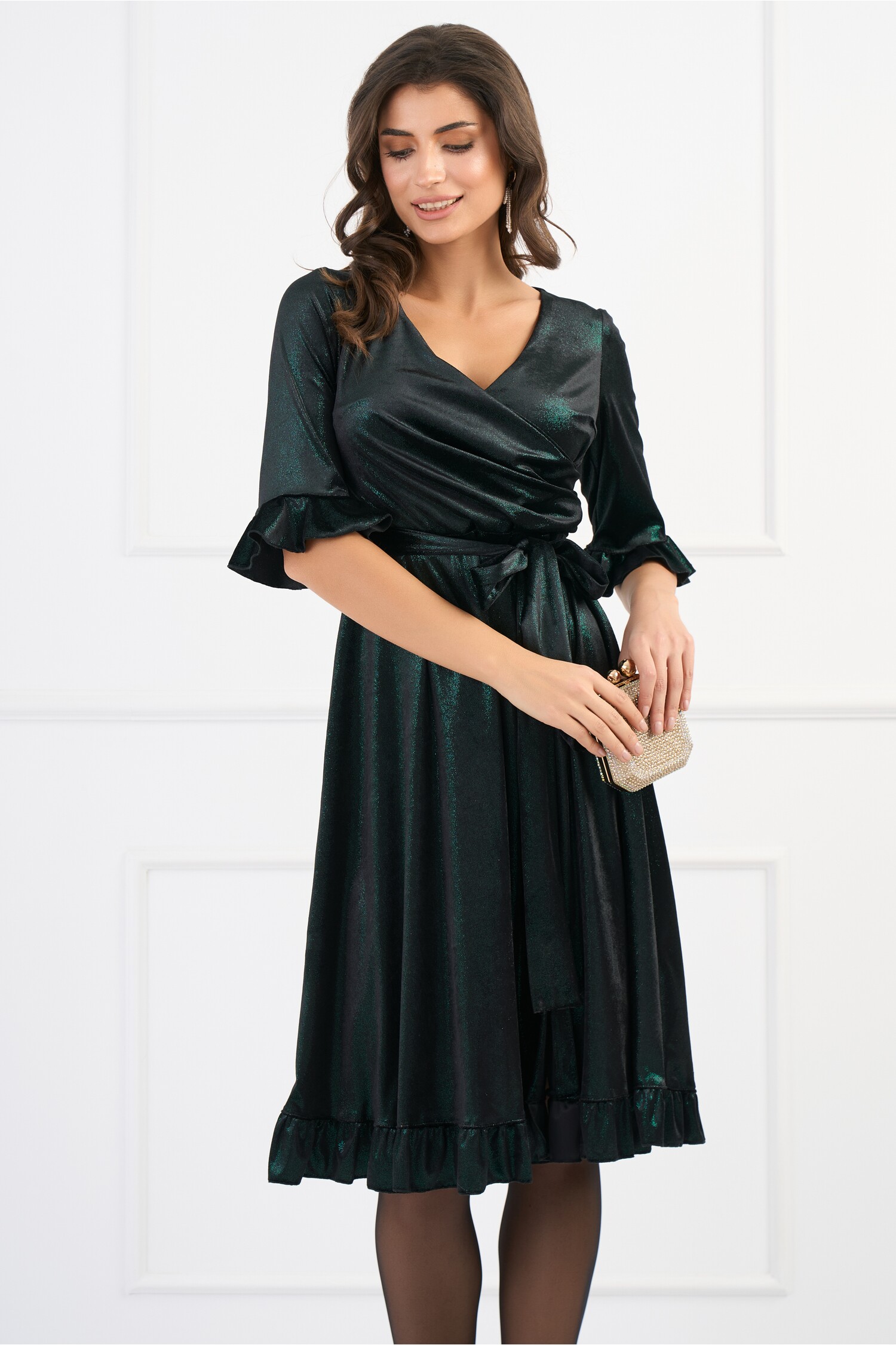 Rochie Ella Collection Arina eleganta din catifea cu fir lurex verde si cordon in talie