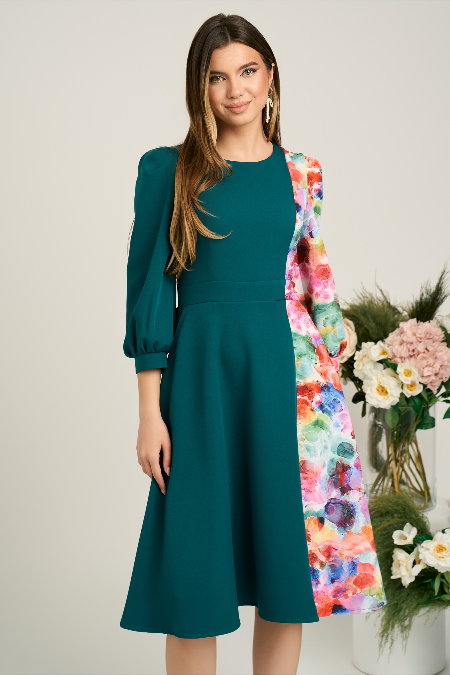 Rochie Ella Collection Dasha de zi din stofa verde cu imprimeu multicolor