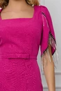 Rochie fucsia cu franjuri din strasuri la maneci