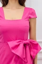 Rochie eleganta fucsia cu funda maxi si volane pe fusta