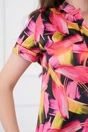 Rochie fucsia cu imprimeu galben din satin