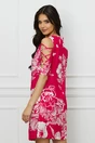 Rochie de zi fucsia cu imprimeuri albe si decupaje pe maneci