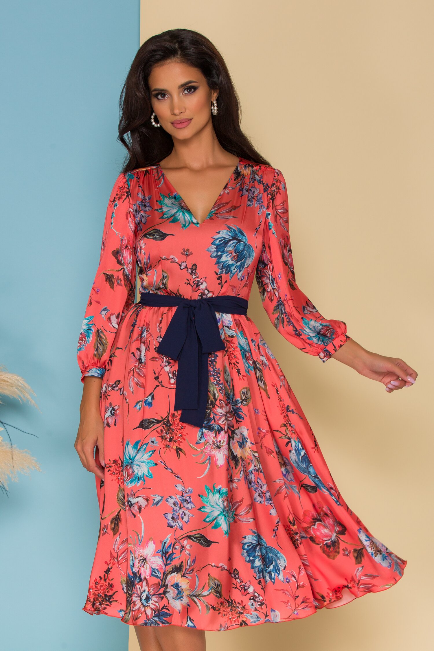 Rochie Ginette orange din voal satinat cu imprimeu floral