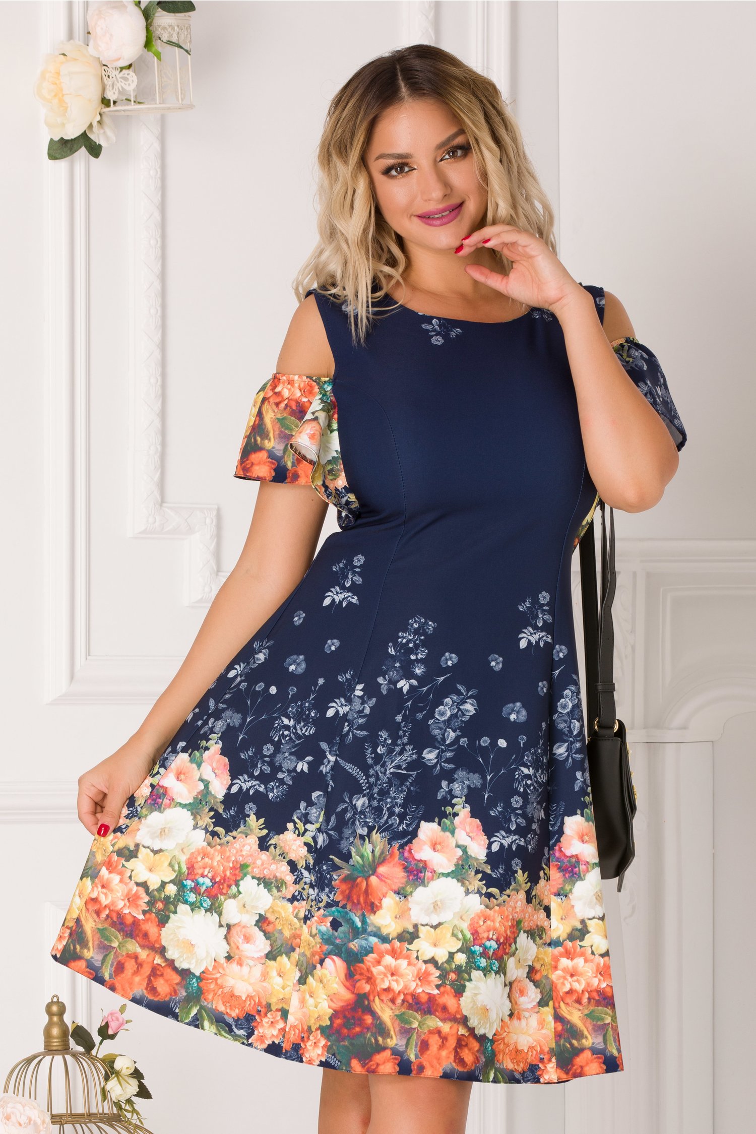 Rochie Ionela bleumarin cu imprimeu floral colorat si maneci decupate