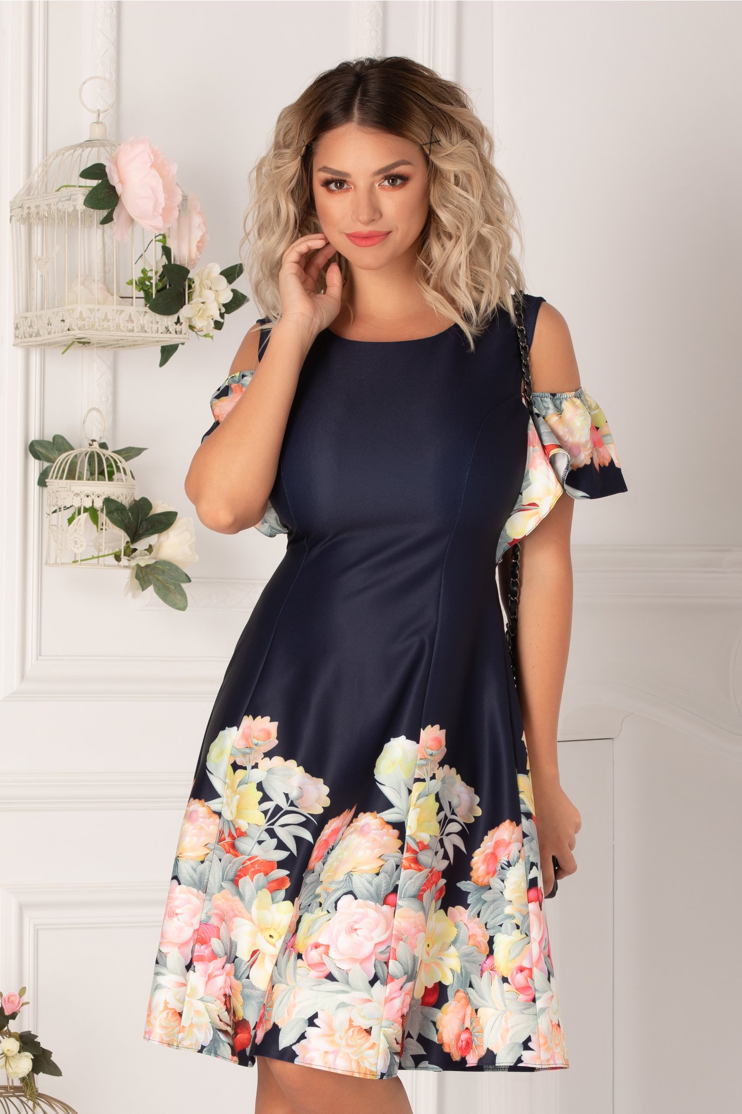 Rochie Ionela bleumarin cu imprimeu floral viu colorat si maneci decupate - Rochii