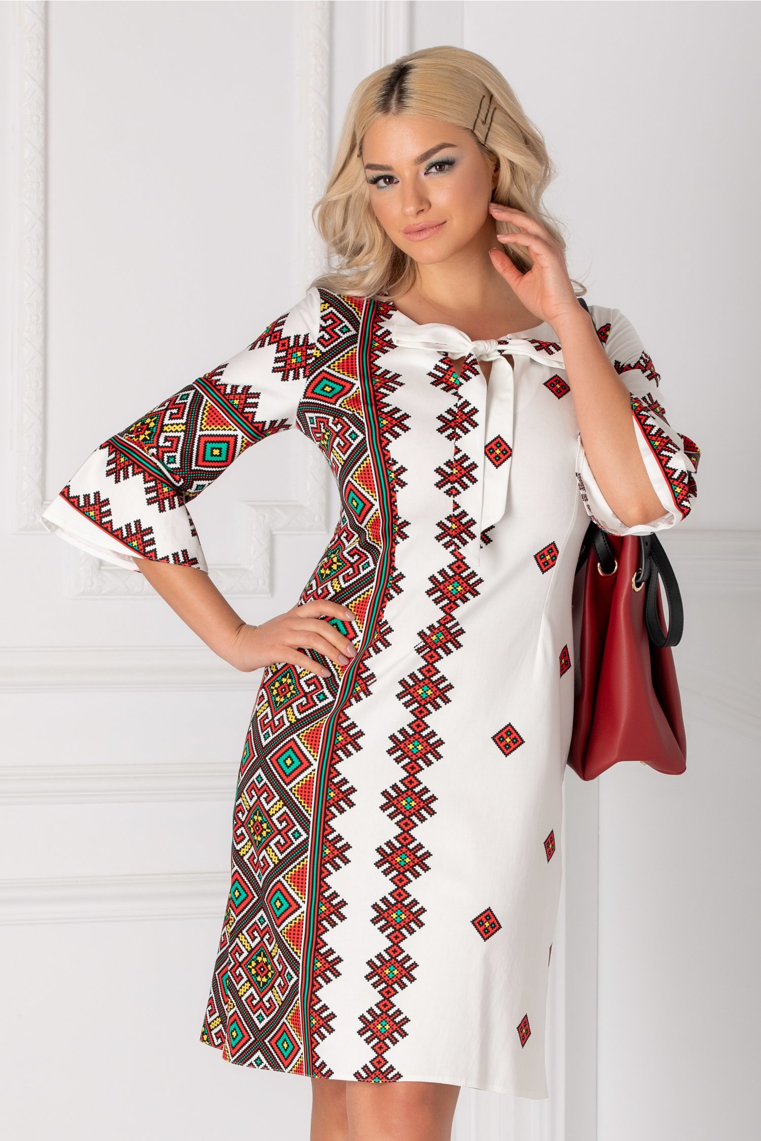 Rochie Ira alba cu motive traditionale