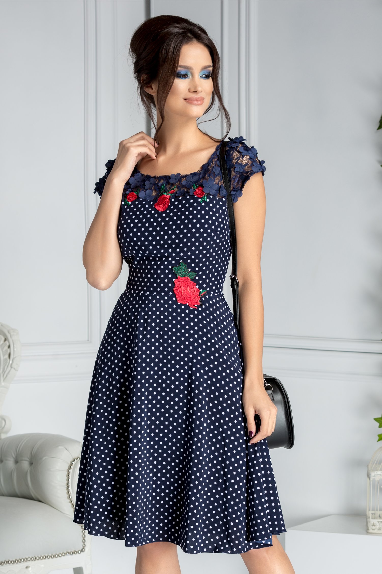 Rochie Iulia bleumarin cu buline si broderie florala