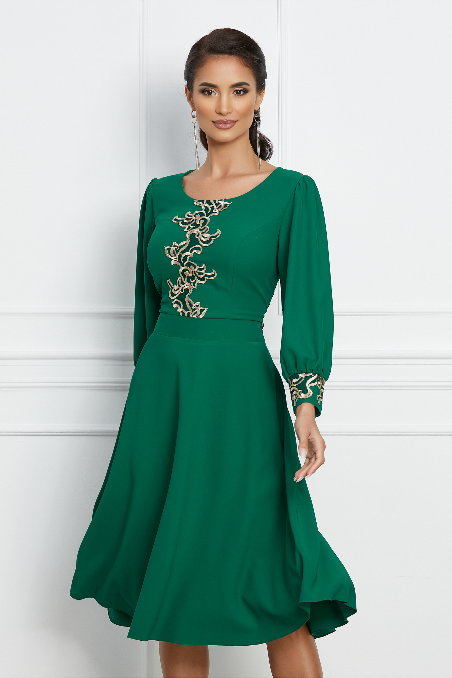 Rochie Ivona verde cu broderie bej - Rochii-Dama.ro