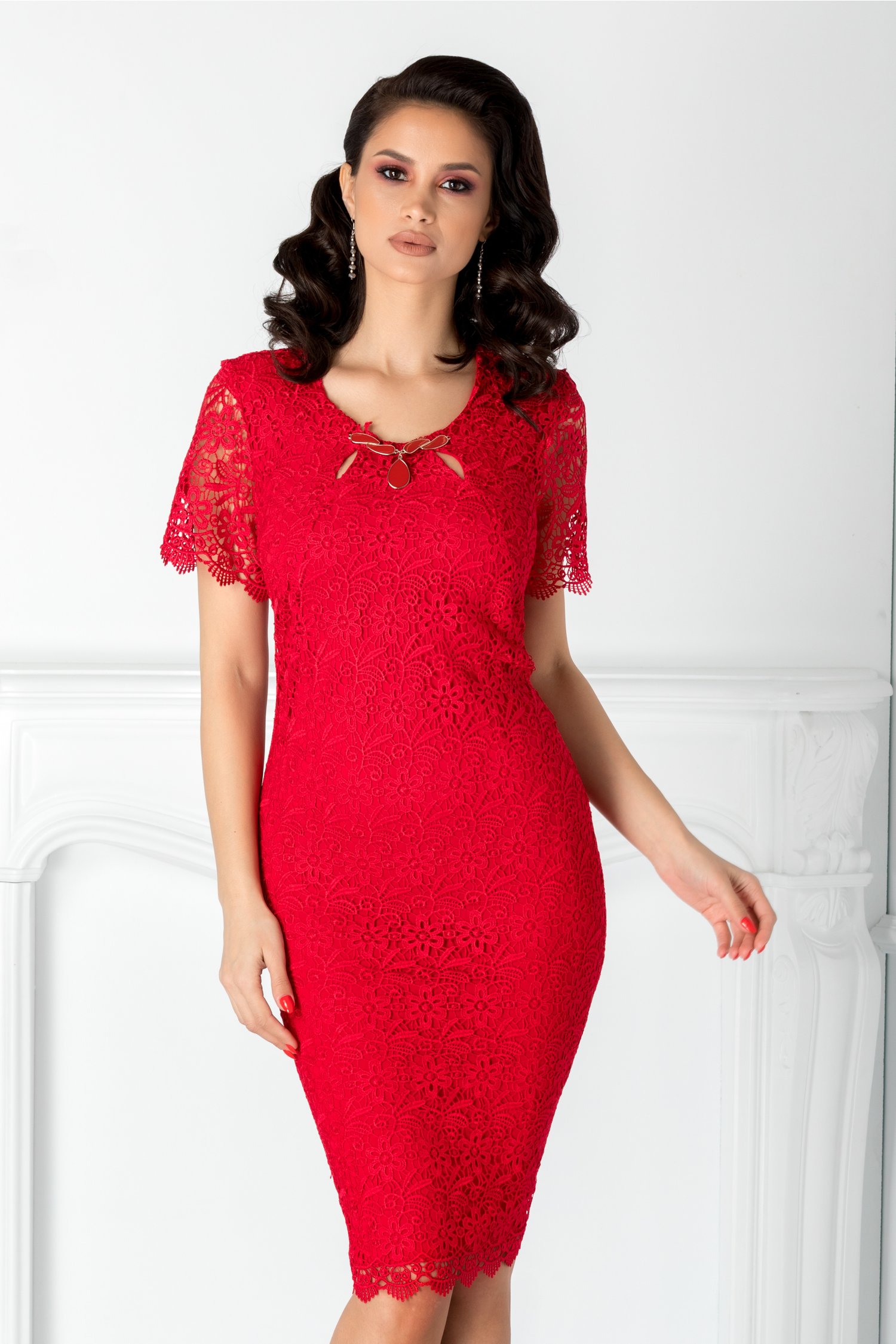 Rochie Jade rosie din dantela