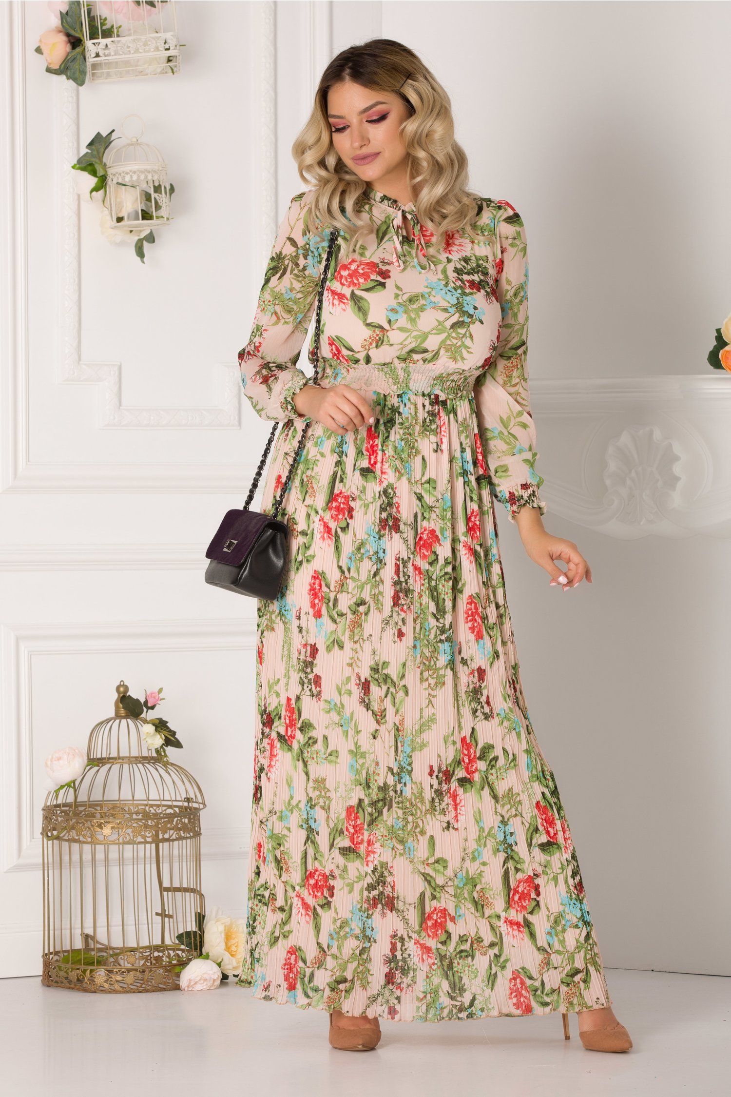 Rochie Joline lunga nude-rose cu imprimeu floral si fusta plisata