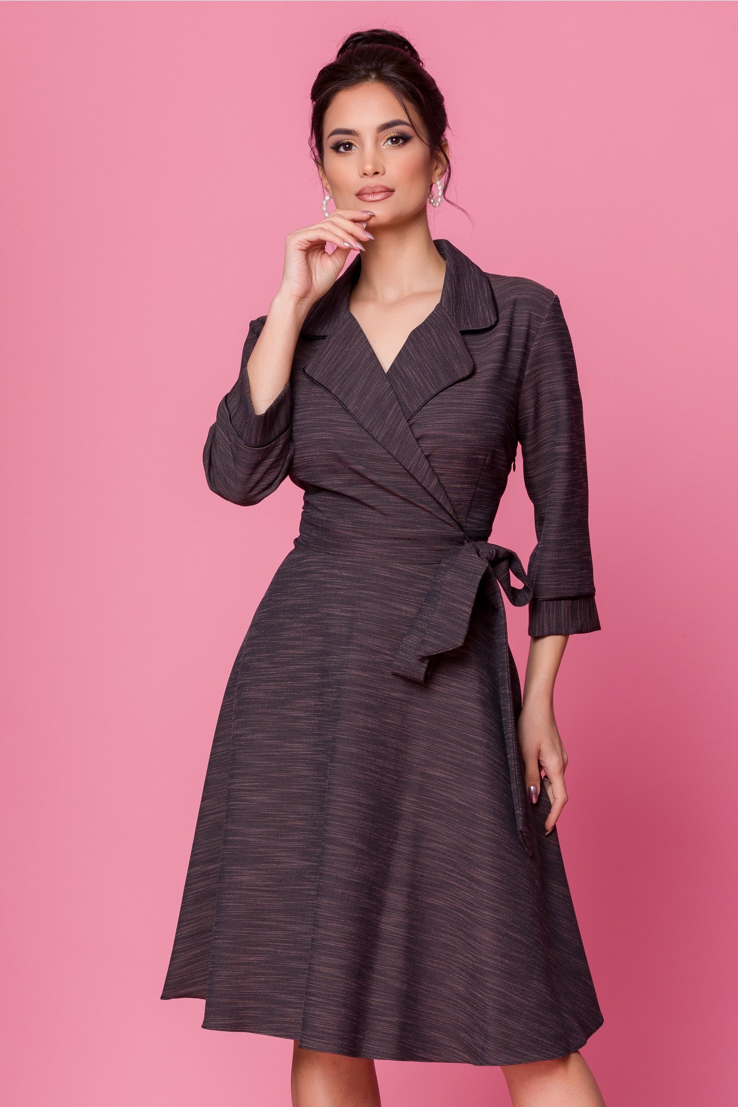 Rochie kiara gri cu roz cu cordon in talie