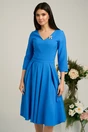 Rochie LaDonna albastra midi cu decolteu adanc si brosa detasabila