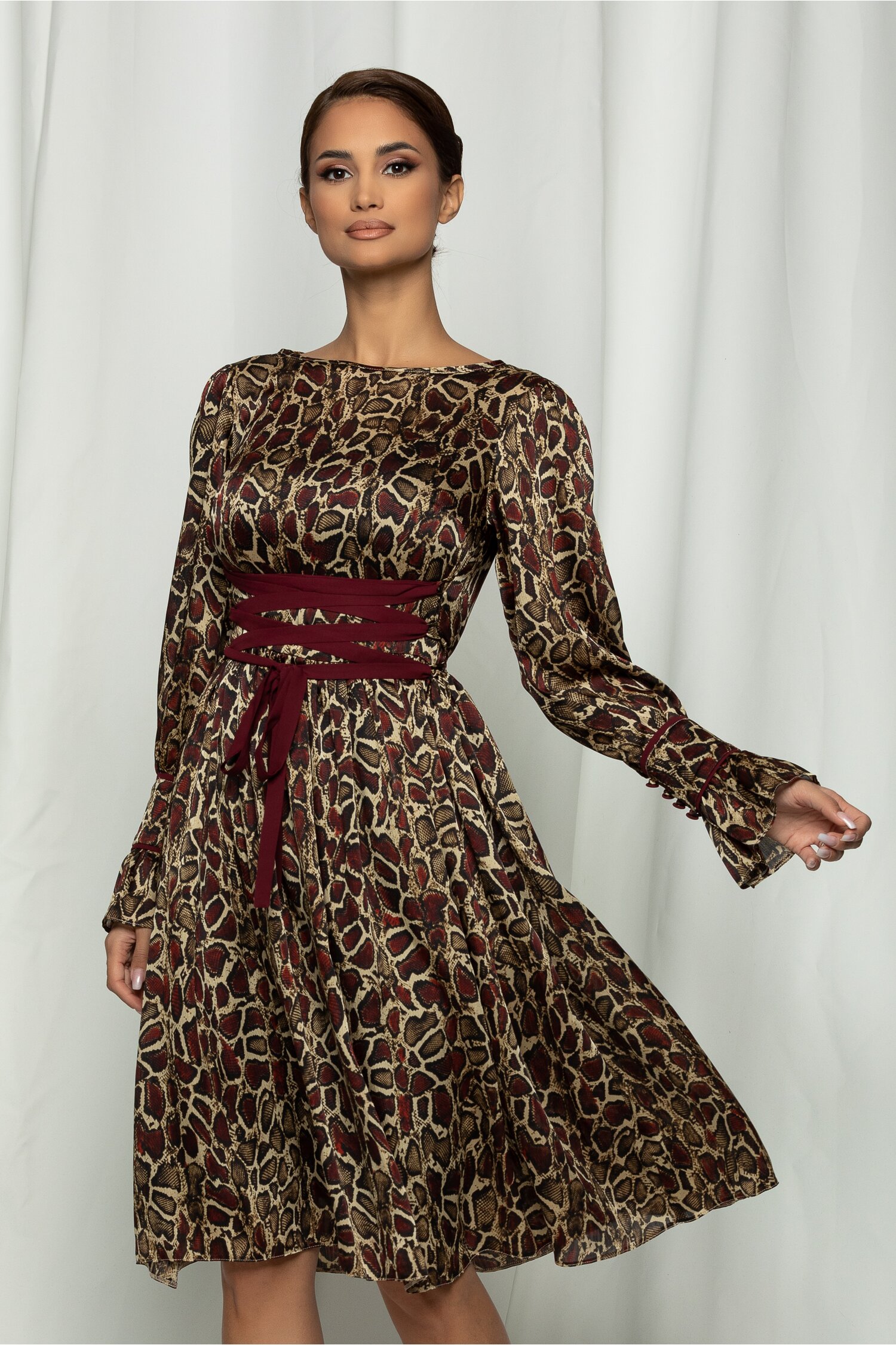 Rochie LaDonna bej cu imprimeu snake print bordo