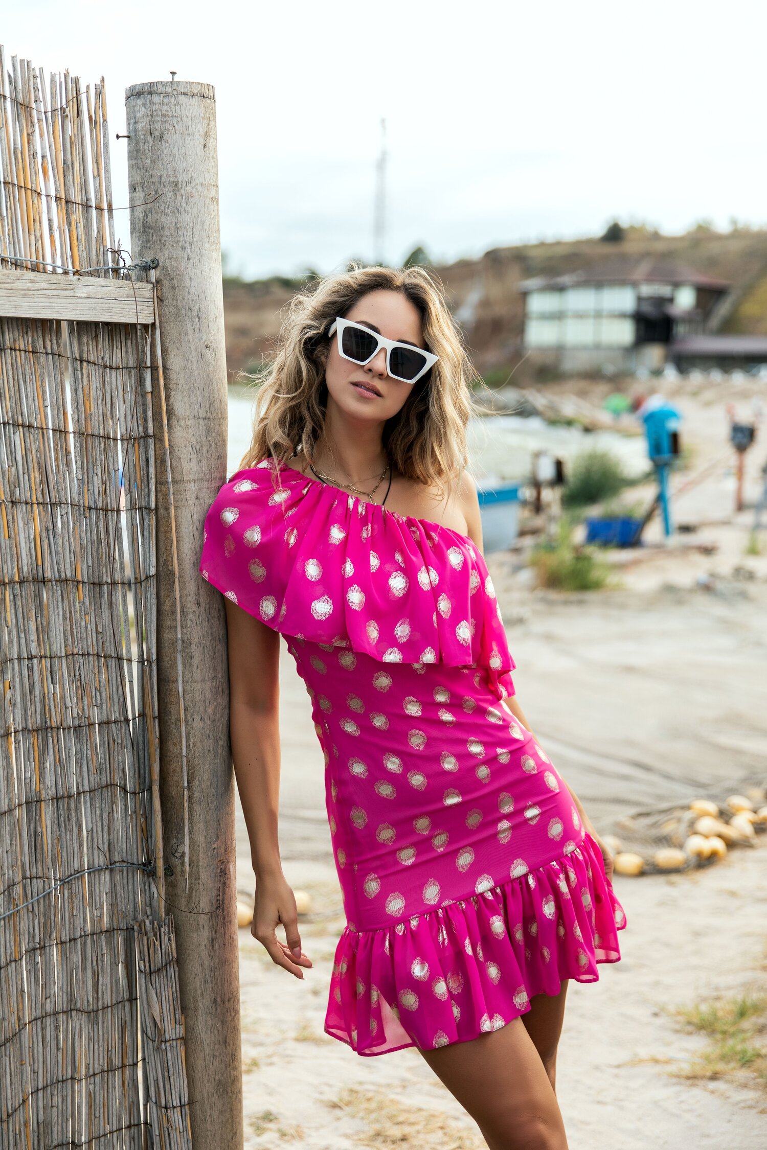 Rochie LaDonna by Catalin Botezatu fucsia cu buline si un umar gol