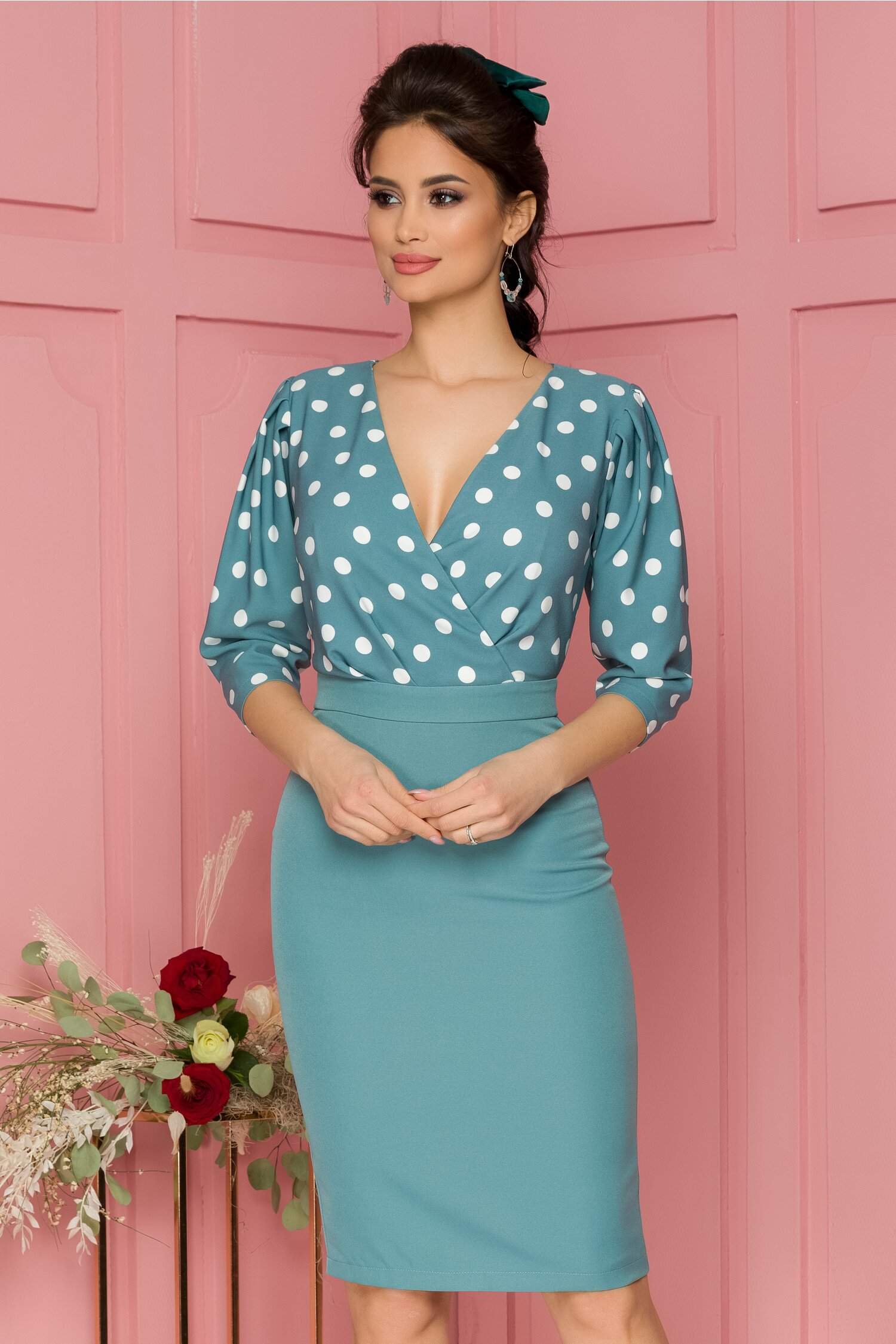 Rochie LaDonna conica albastru petrol cu imprimeu cu buline si umerii plisati