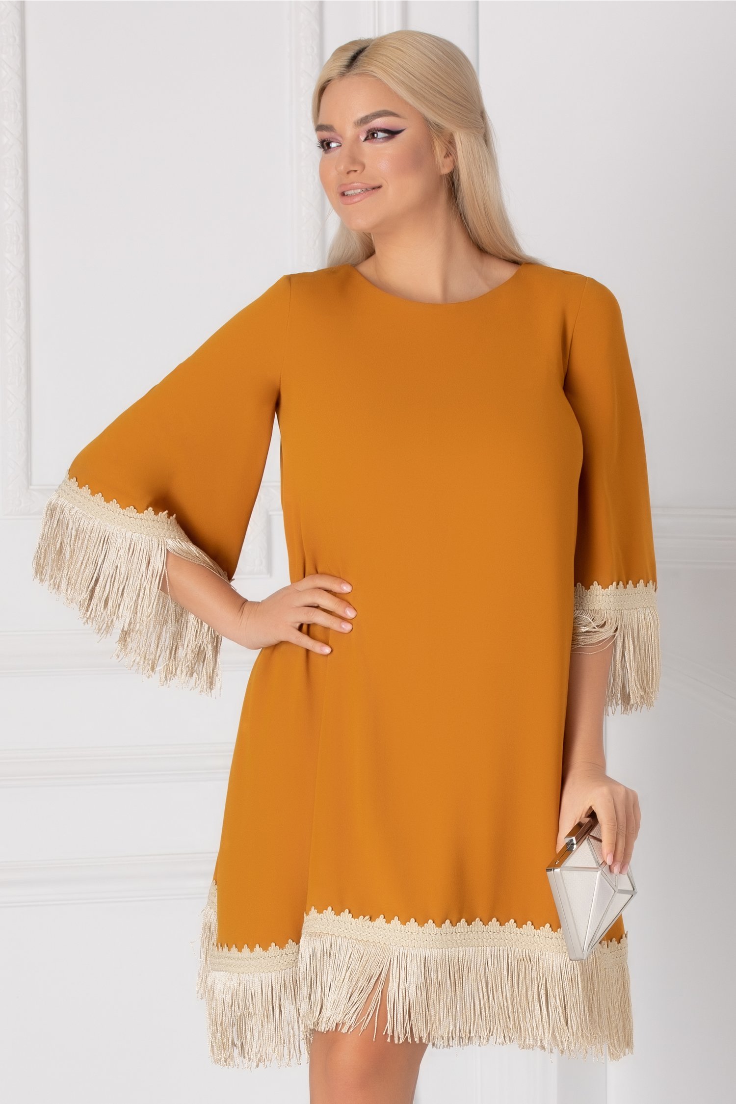 Rochie LaDonna galben mustar cu broderie handmade si franjuri