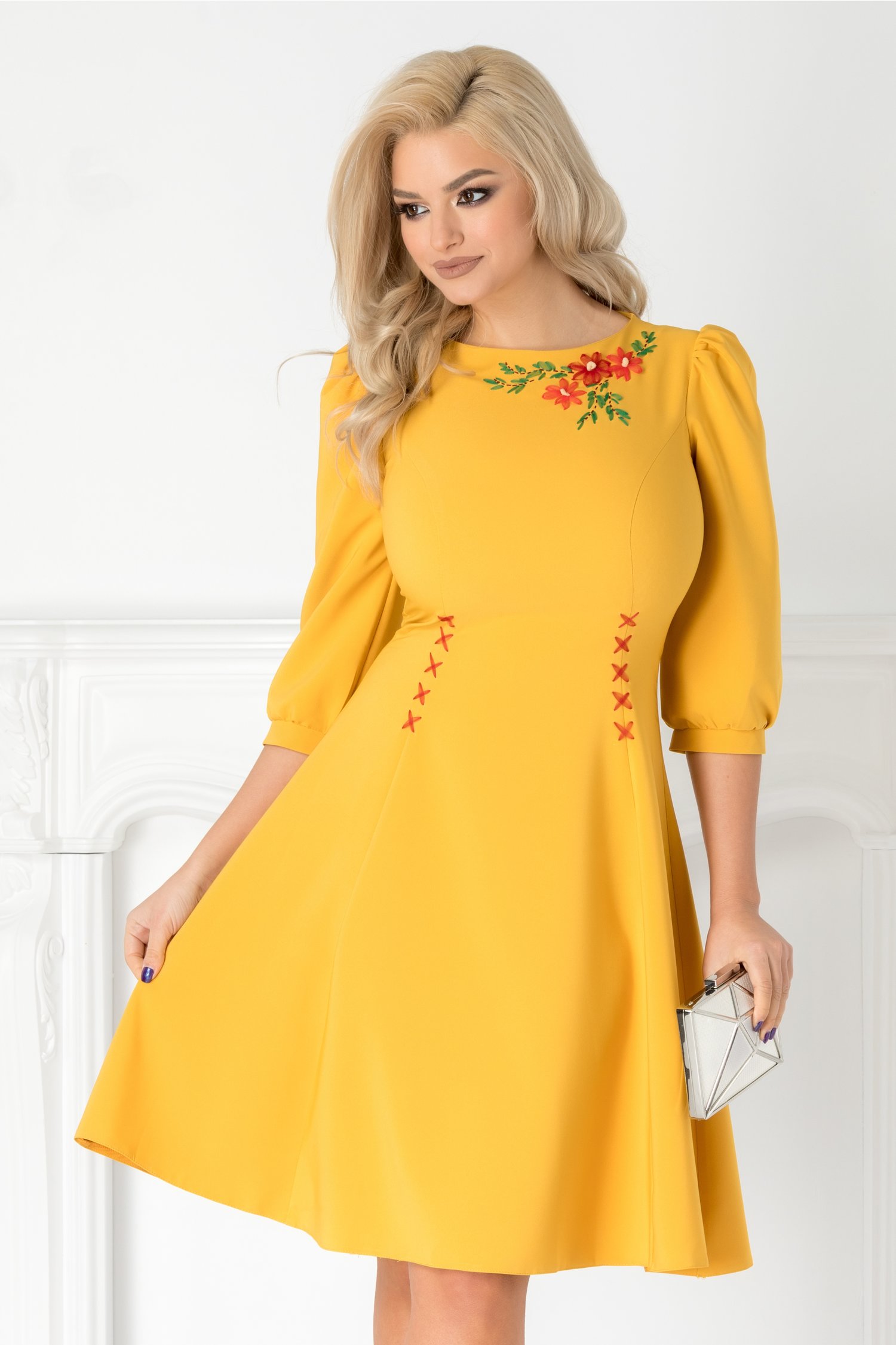 Rochie LaDonna galbena cu broderie florala handmade