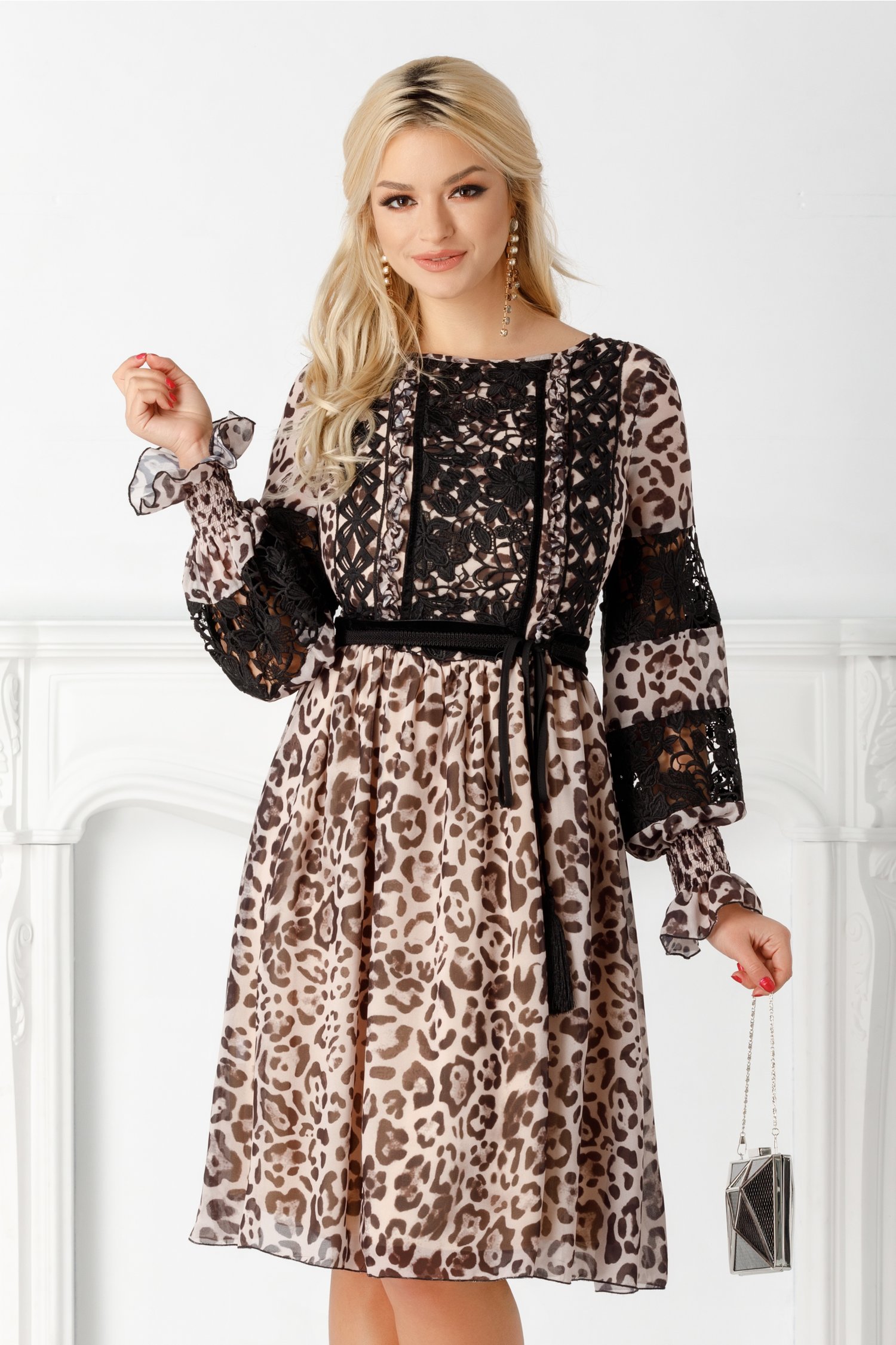 Rochie LaDonna gri cu animal print si broderie
