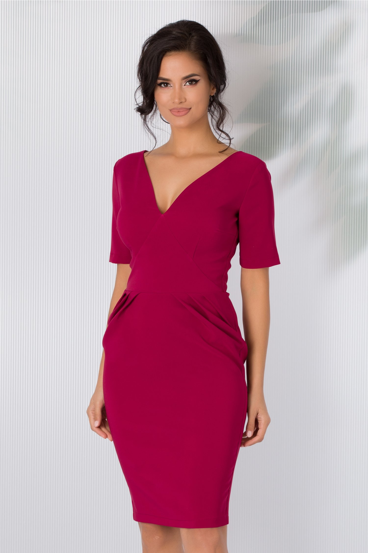 Rochie ladonna magenta cu pliuri in talie